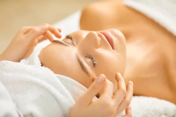Massage du visage - SPA Avenue Reims, Amiens et Saint-Quentin