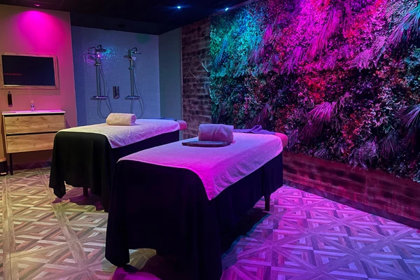 Cabine préparée pour un massage chez SPA Avenue