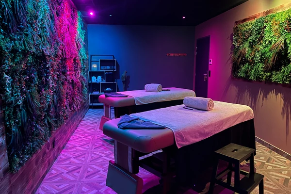 Cabine de massage Spa Avenue pour offrir un moment de relaxation avec un bon cadeau spa