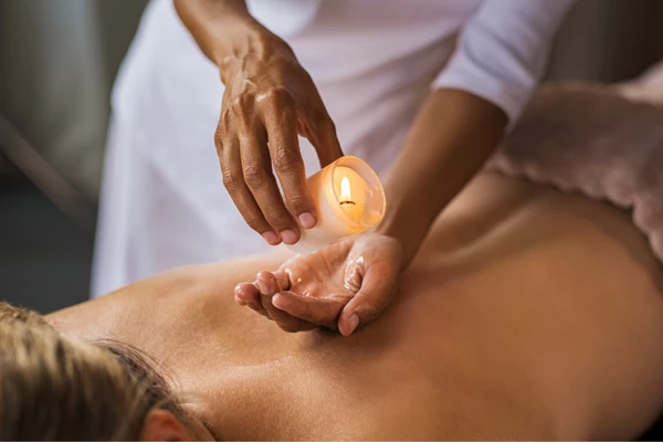 Massage &agrave; la bougie chez SPA Avenue