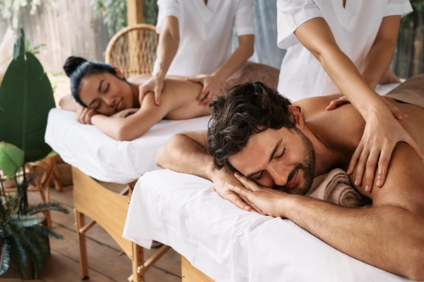 Massage en duo dans la m&ecirc;me cabine chez SPA Avenue